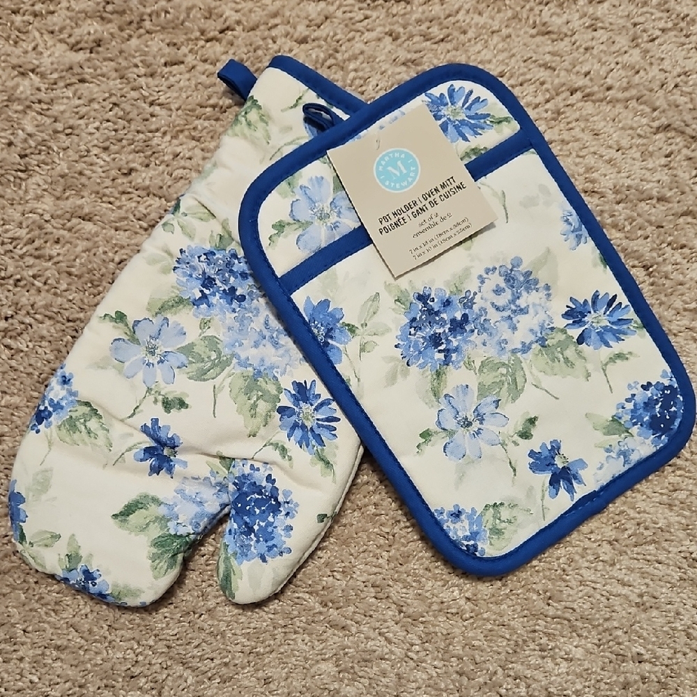 Martha Stewart 2 Piece Set - Pot Holder And Oven Mitt In Amber Blue Floral